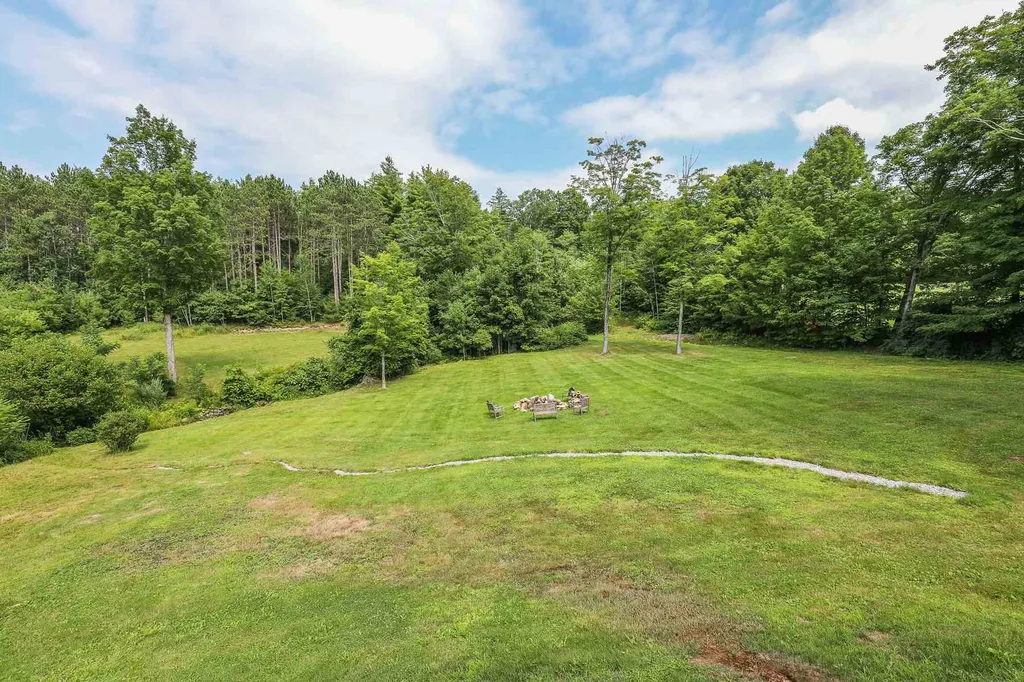 75 Mansion Road Dunbarton NH 03046