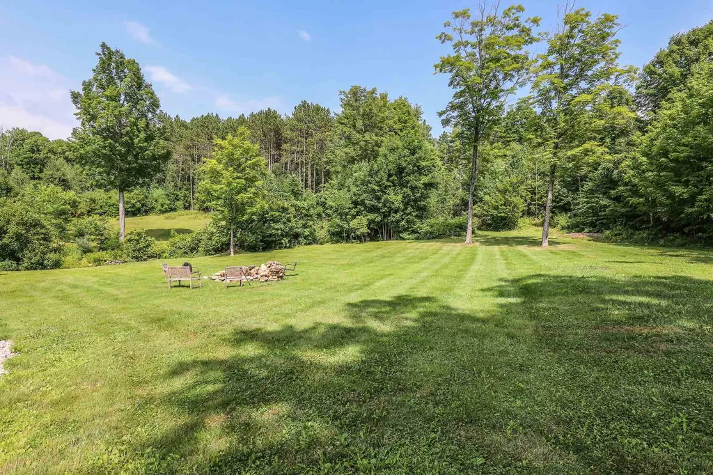 75 Mansion Road Dunbarton NH 03046