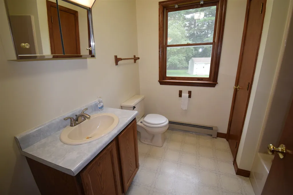 6 Wentworth Drive Newton NH 03858