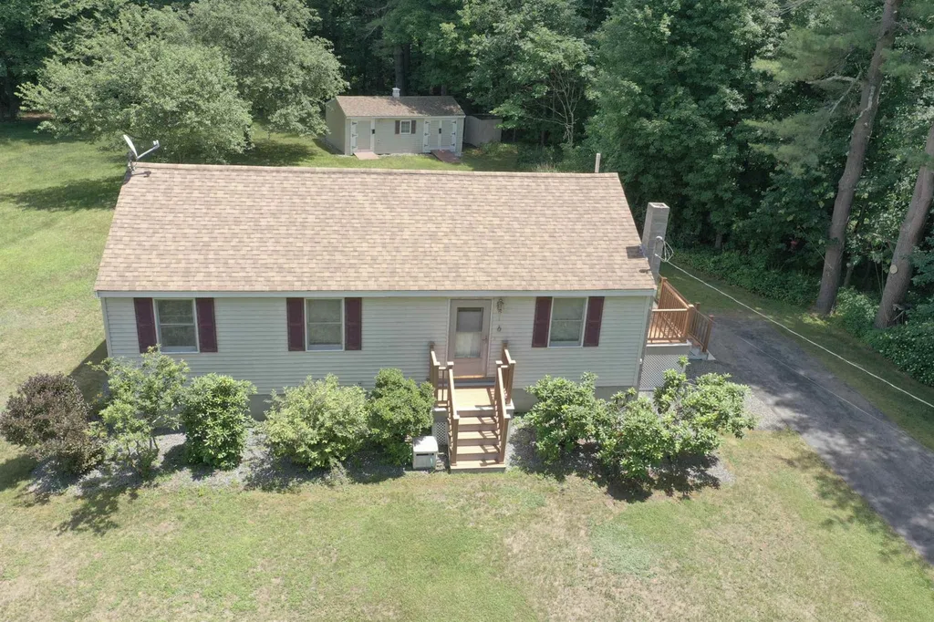 6 Wentworth Drive Newton NH 03858