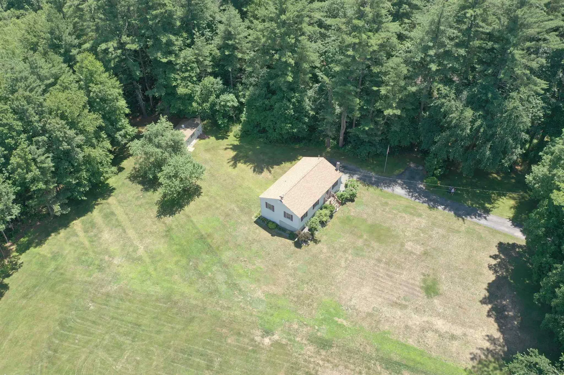 6 Wentworth Drive Newton NH 03858