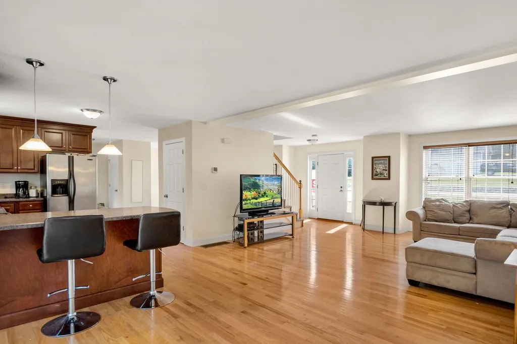 128 Elanor Way Weare NH 03281