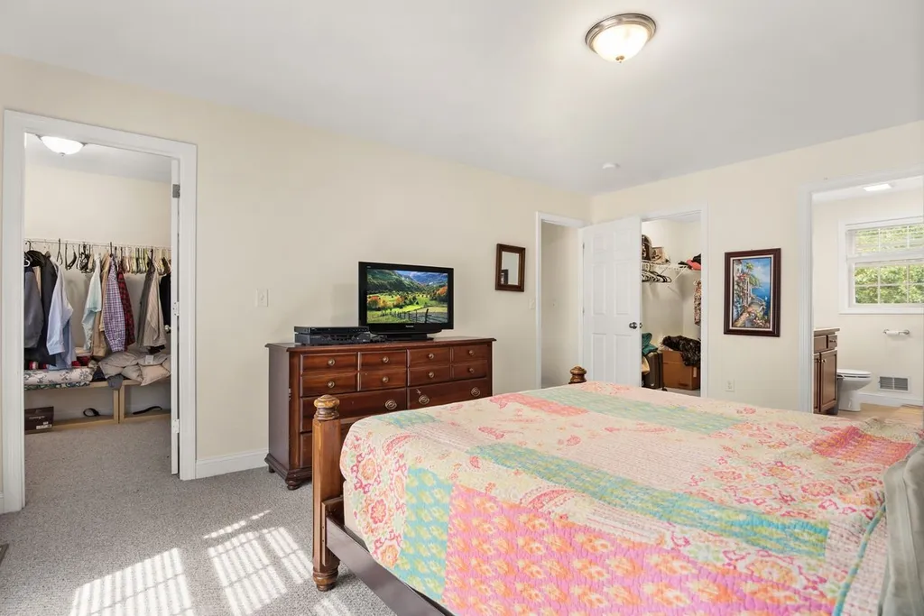 128 Elanor Way Weare NH 03281