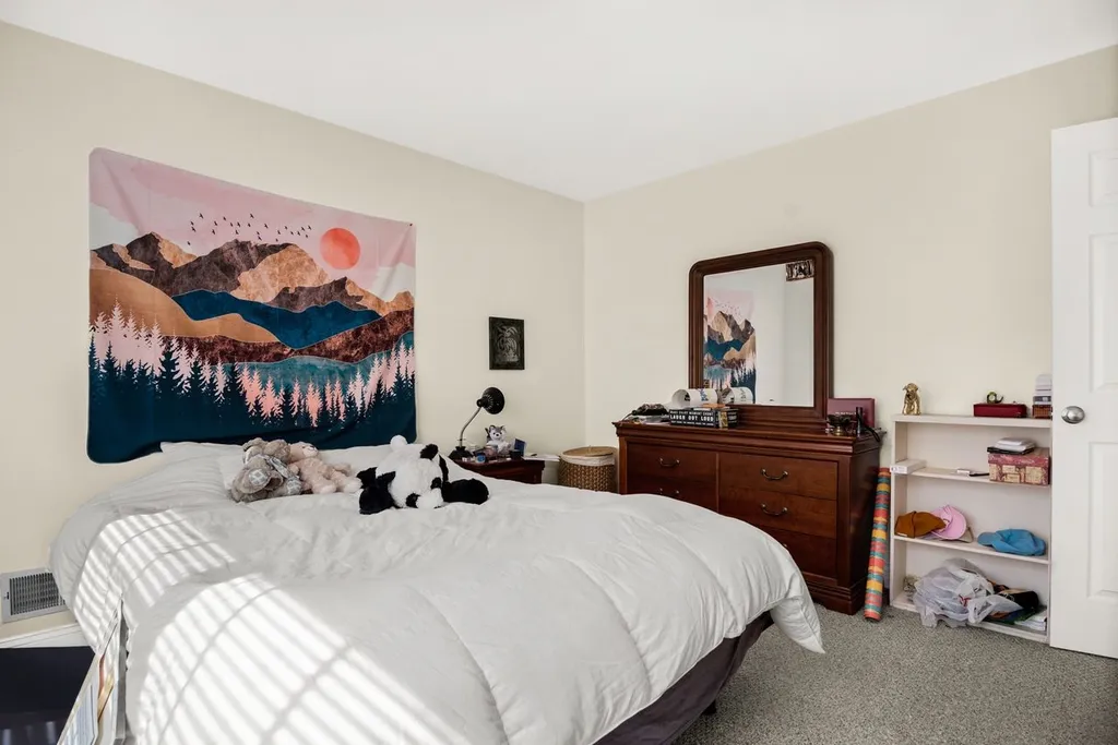 128 Elanor Way Weare NH 03281