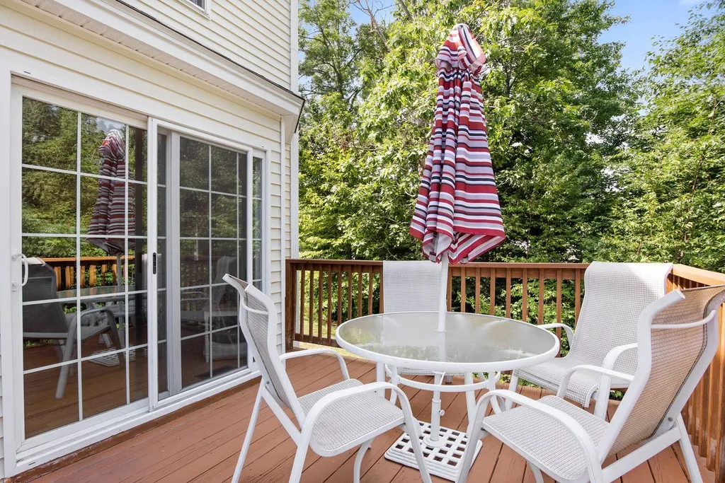 128 Elanor Way Weare NH 03281