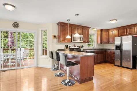 128 Elanor Way Weare NH 03281