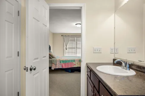 128 Elanor Way Weare NH 03281