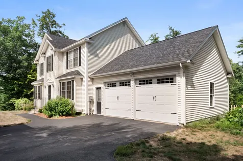 128 Elanor Way Weare NH 03281