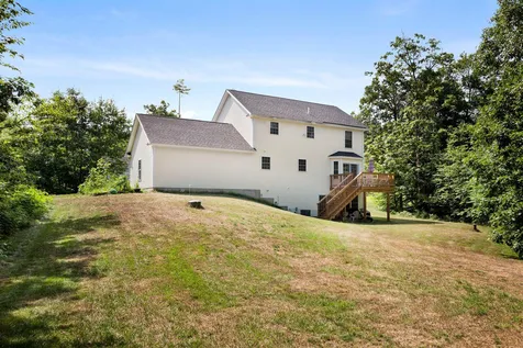 128 Elanor Way Weare NH 03281