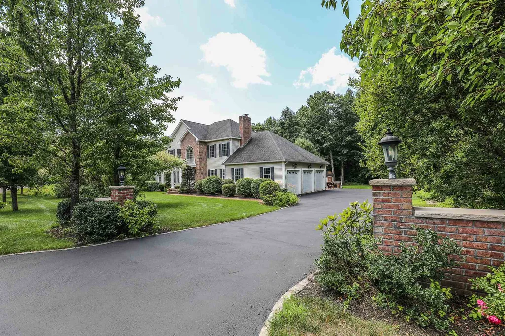 21 Edinburgh Road Windham NH 03087