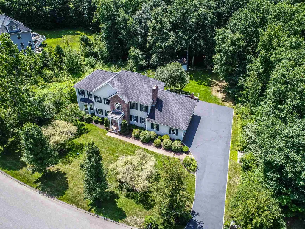 21 Edinburgh Road Windham NH 03087