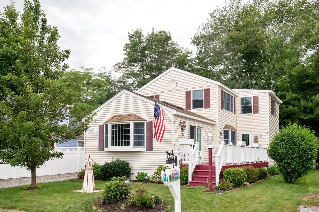 32 Seaview Avenue Hampton NH 03842