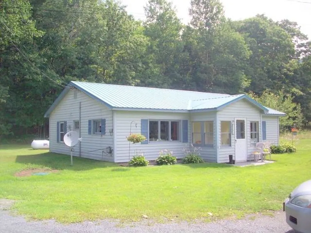 245 Route 25c Piermont NH 03779