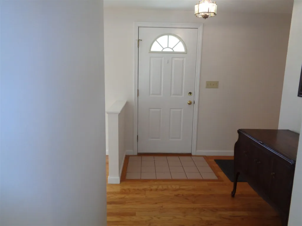 2 Glenerin Lane Exeter NH 03833