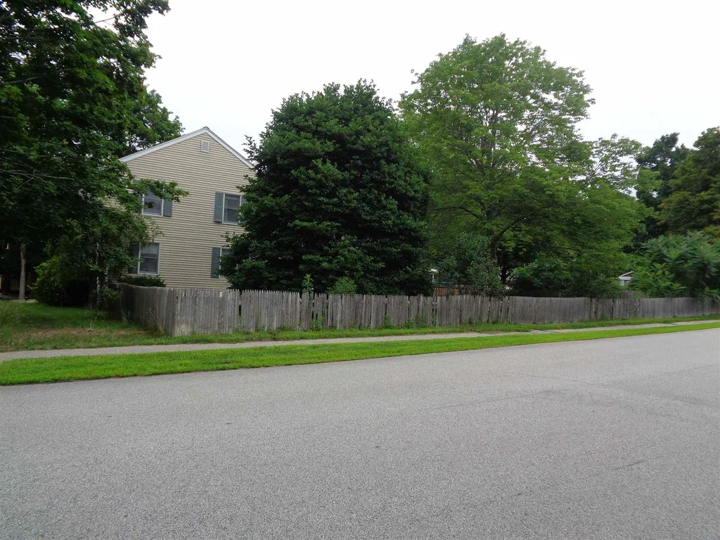 2 Glenerin Lane Exeter NH 03833
