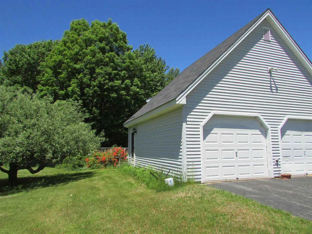 102 Bradbury Road Canaan NH 03741