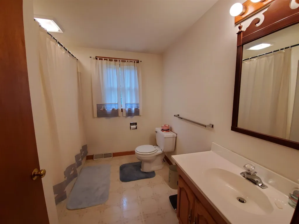 102 Bradbury Road Canaan NH 03741