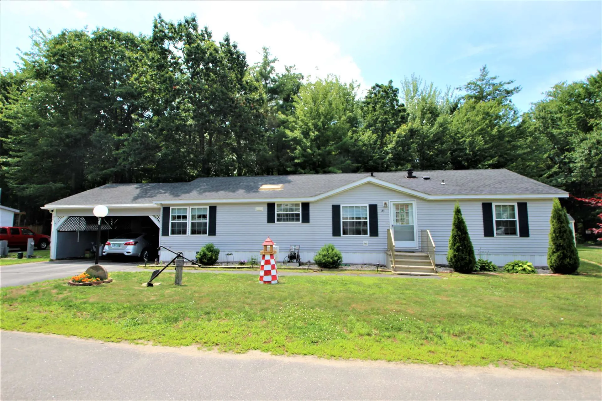 23 Hawaii Lane Rochester NH 03867