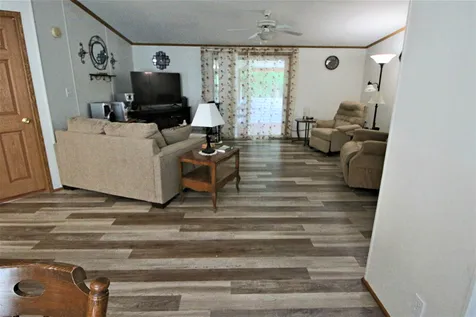 23 Hawaii Lane Rochester NH 03867