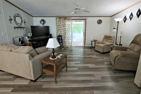 23 Hawaii Lane Rochester NH 03867
