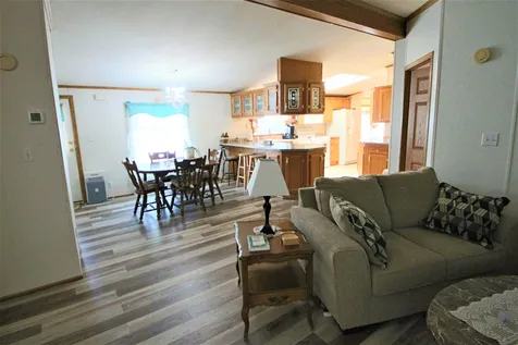 23 Hawaii Lane Rochester NH 03867
