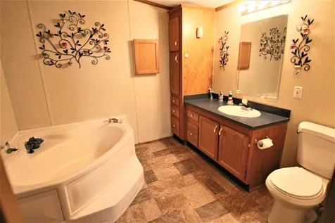 23 Hawaii Lane Rochester NH 03867