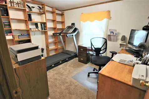 23 Hawaii Lane Rochester NH 03867