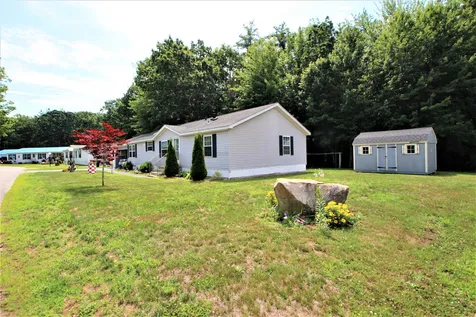 23 Hawaii Lane Rochester NH 03867