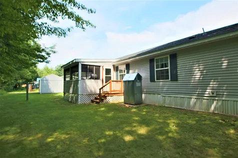 23 Hawaii Lane Rochester NH 03867