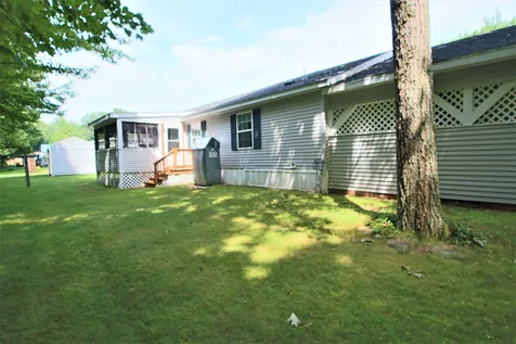 23 Hawaii Lane Rochester NH 03867