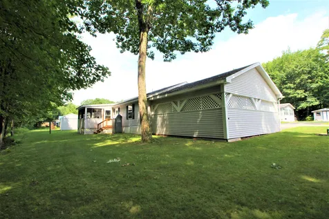 23 Hawaii Lane Rochester NH 03867