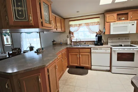 23 Hawaii Lane Rochester NH 03867