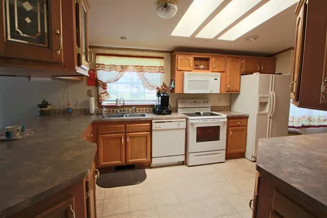 23 Hawaii Lane Rochester NH 03867