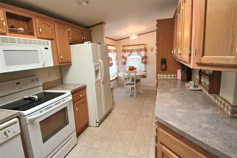23 Hawaii Lane Rochester NH 03867