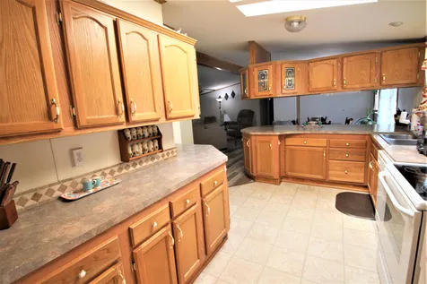 23 Hawaii Lane Rochester NH 03867