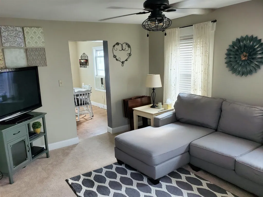 8 1/2 Highland Avenue Derry NH 03038