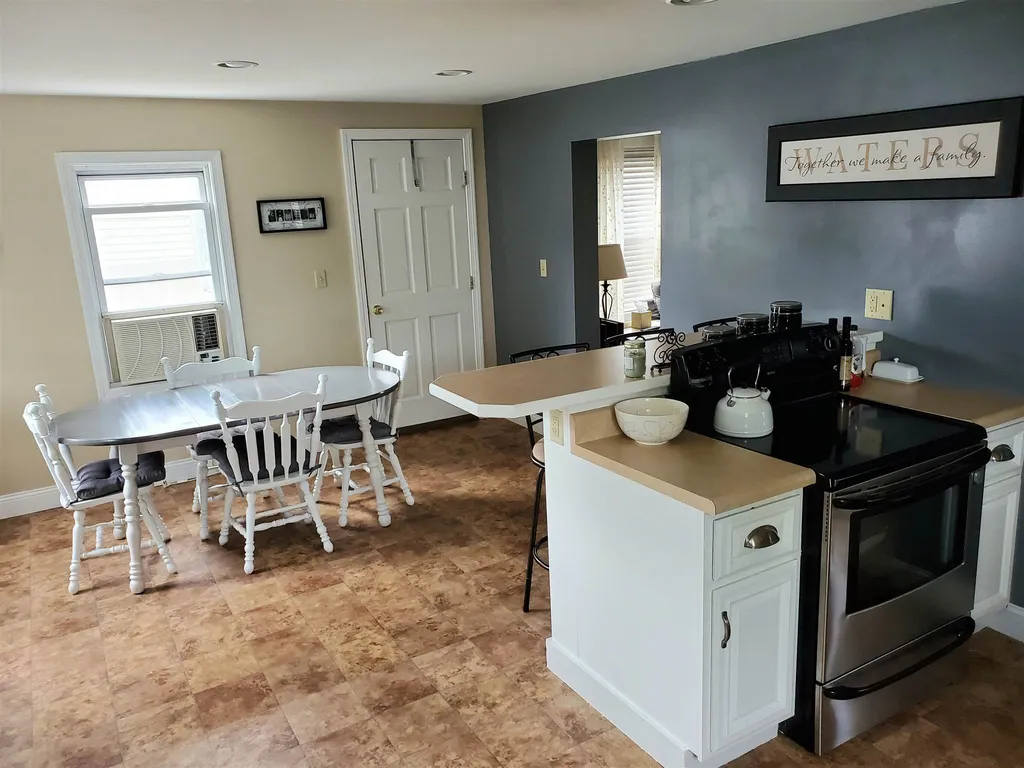8 1/2 Highland Avenue Derry NH 03038