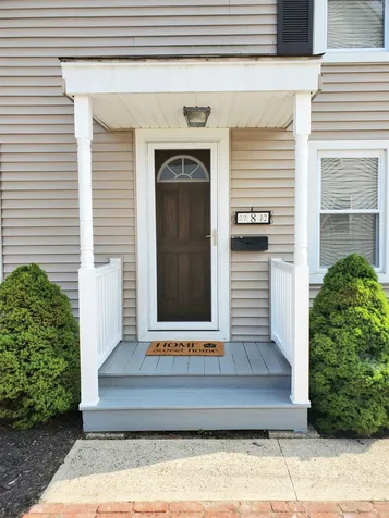 8 1/2 Highland Avenue Derry NH 03038
