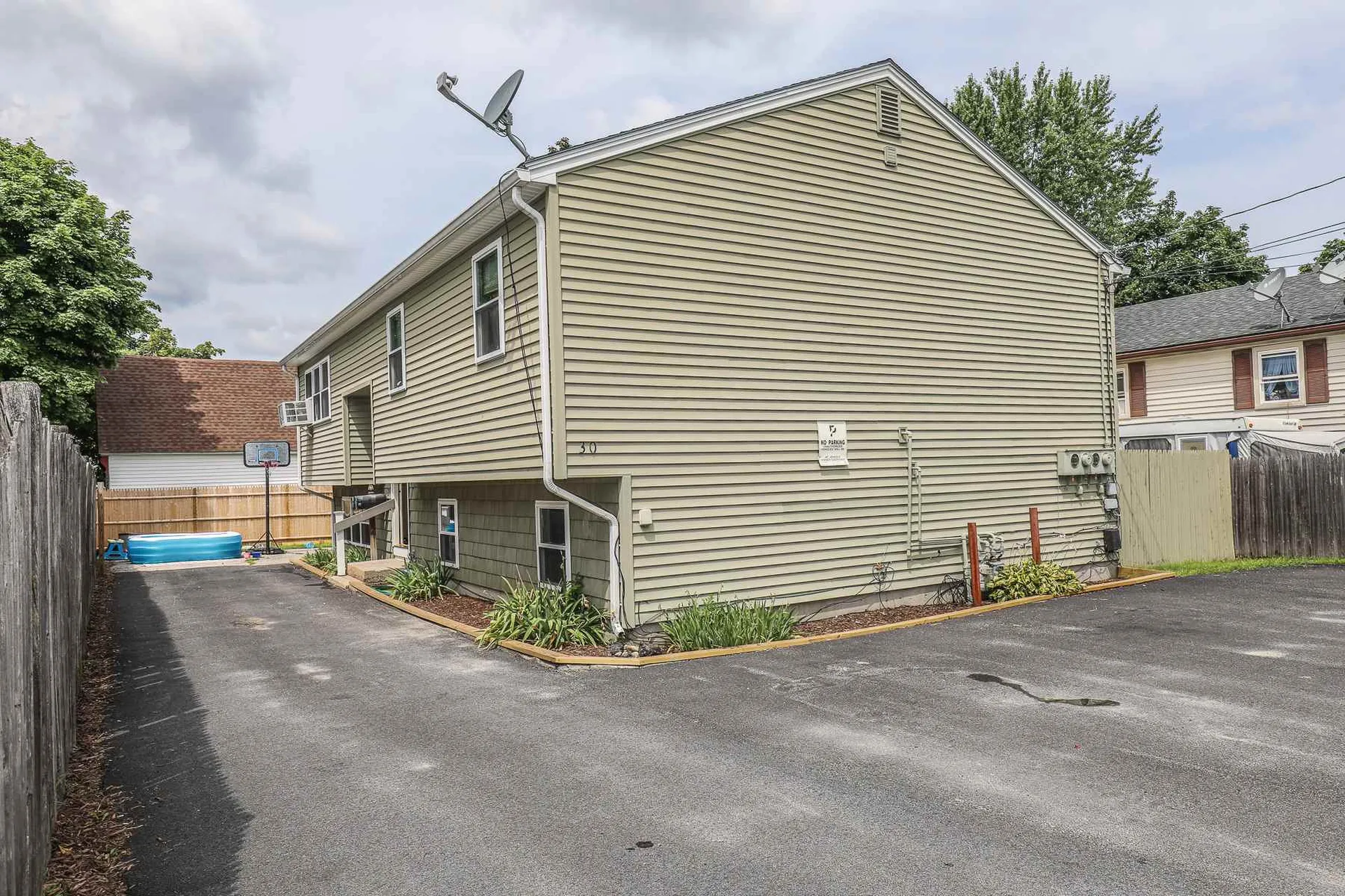 30 Hosley Street Manchester NH 03103