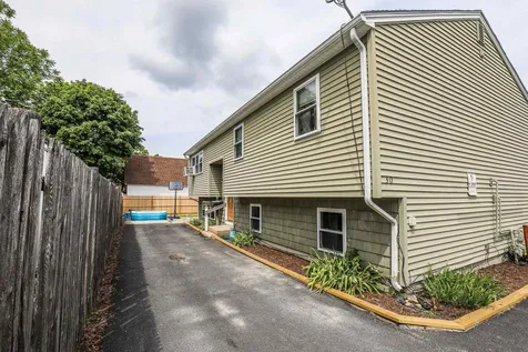 30 Hosley Street Manchester NH 03103