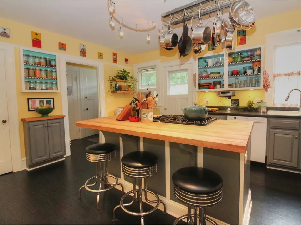 410-412 South Winooski Avenue Burlington VT 05401