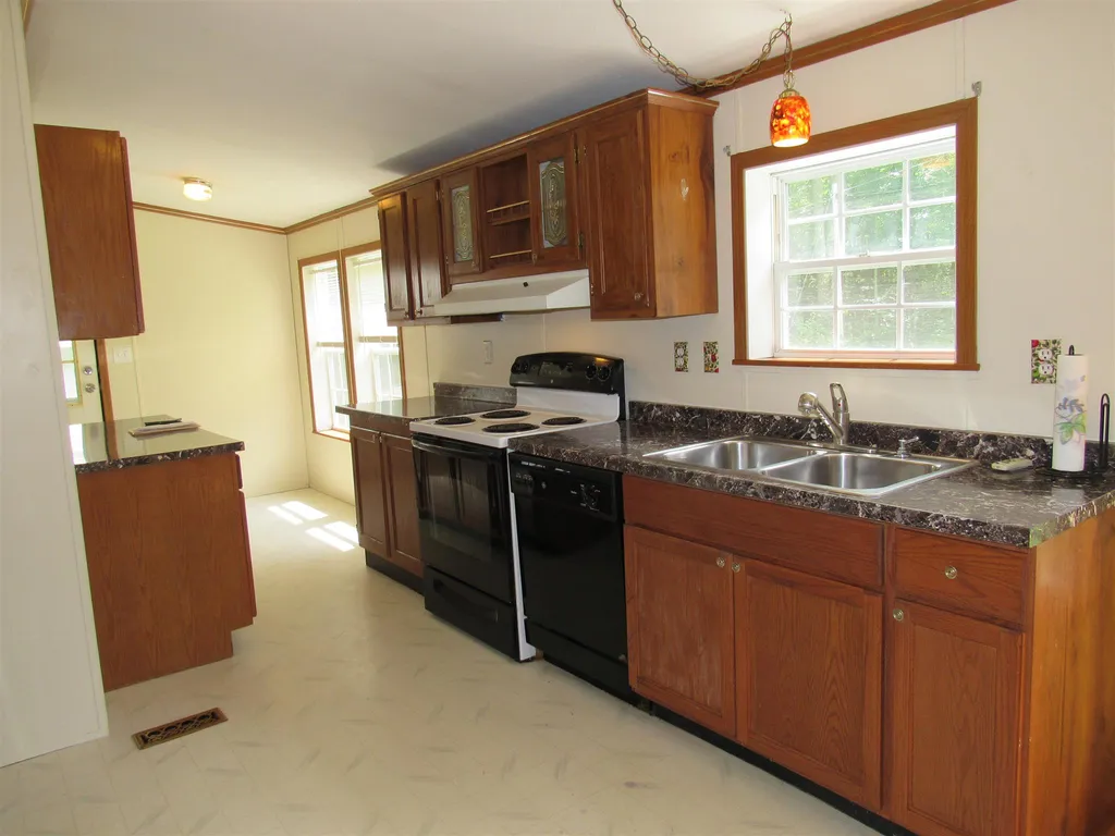 807 Old Acworth Stage Road Charlestown NH 03603