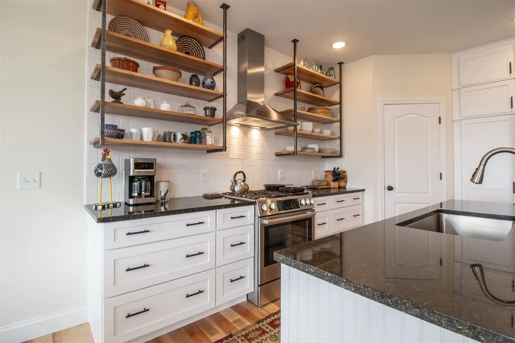 64 Ledge Way South Burlington VT 05403