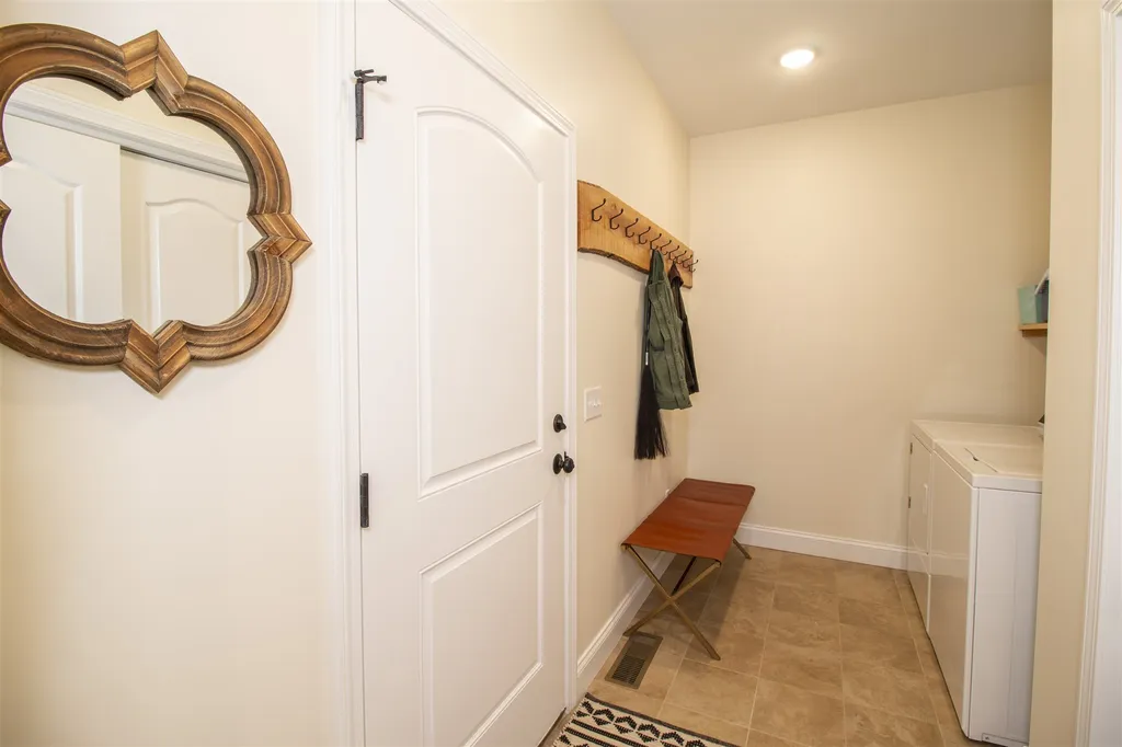 64 Ledge Way South Burlington VT 05403
