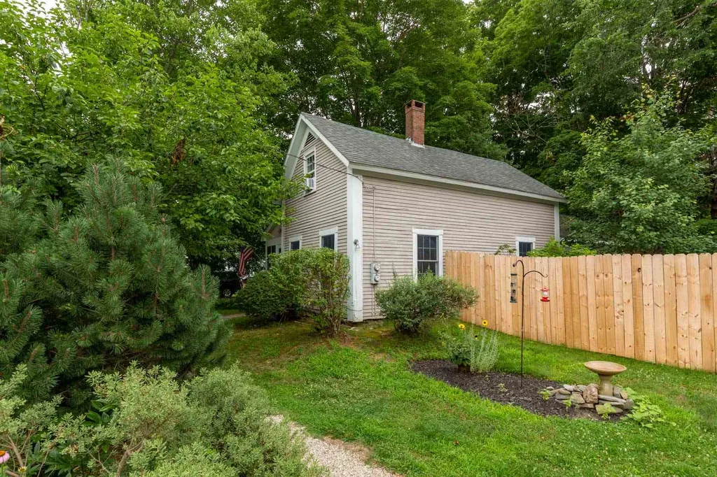 396 South Road Brentwood NH 03833
