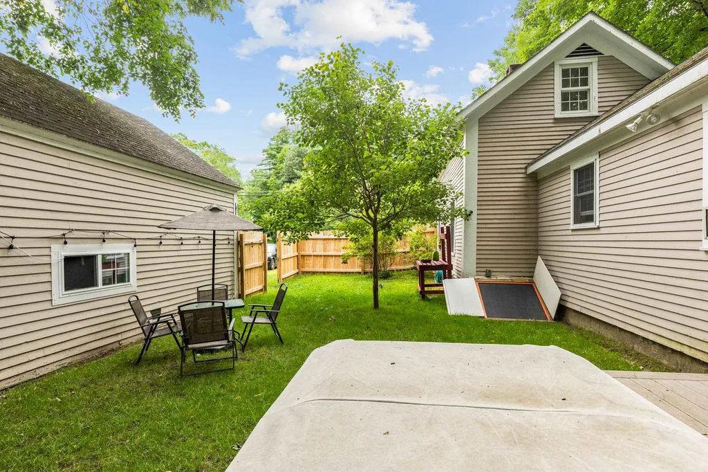 396 South Road Brentwood NH 03833