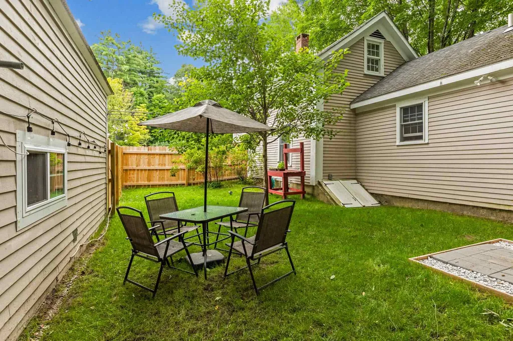 396 South Road Brentwood NH 03833