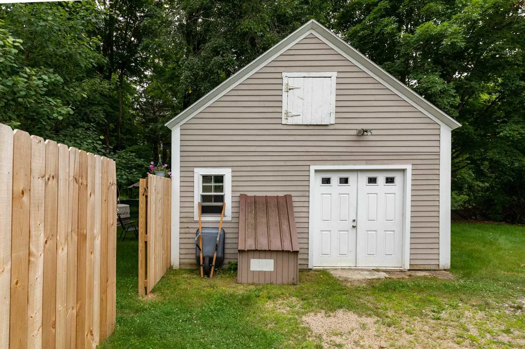 396 South Road Brentwood NH 03833