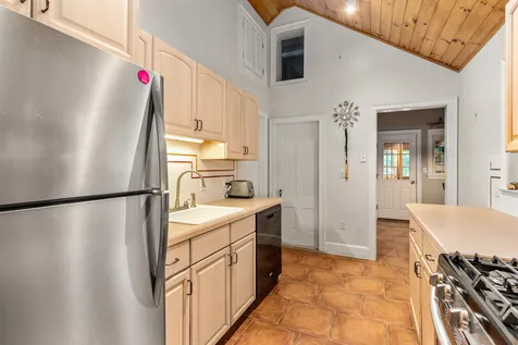 396 South Road Brentwood NH 03833