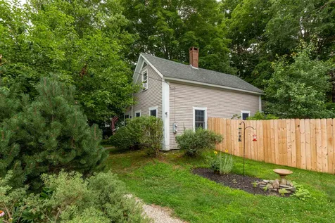 396 South Road Brentwood NH 03833